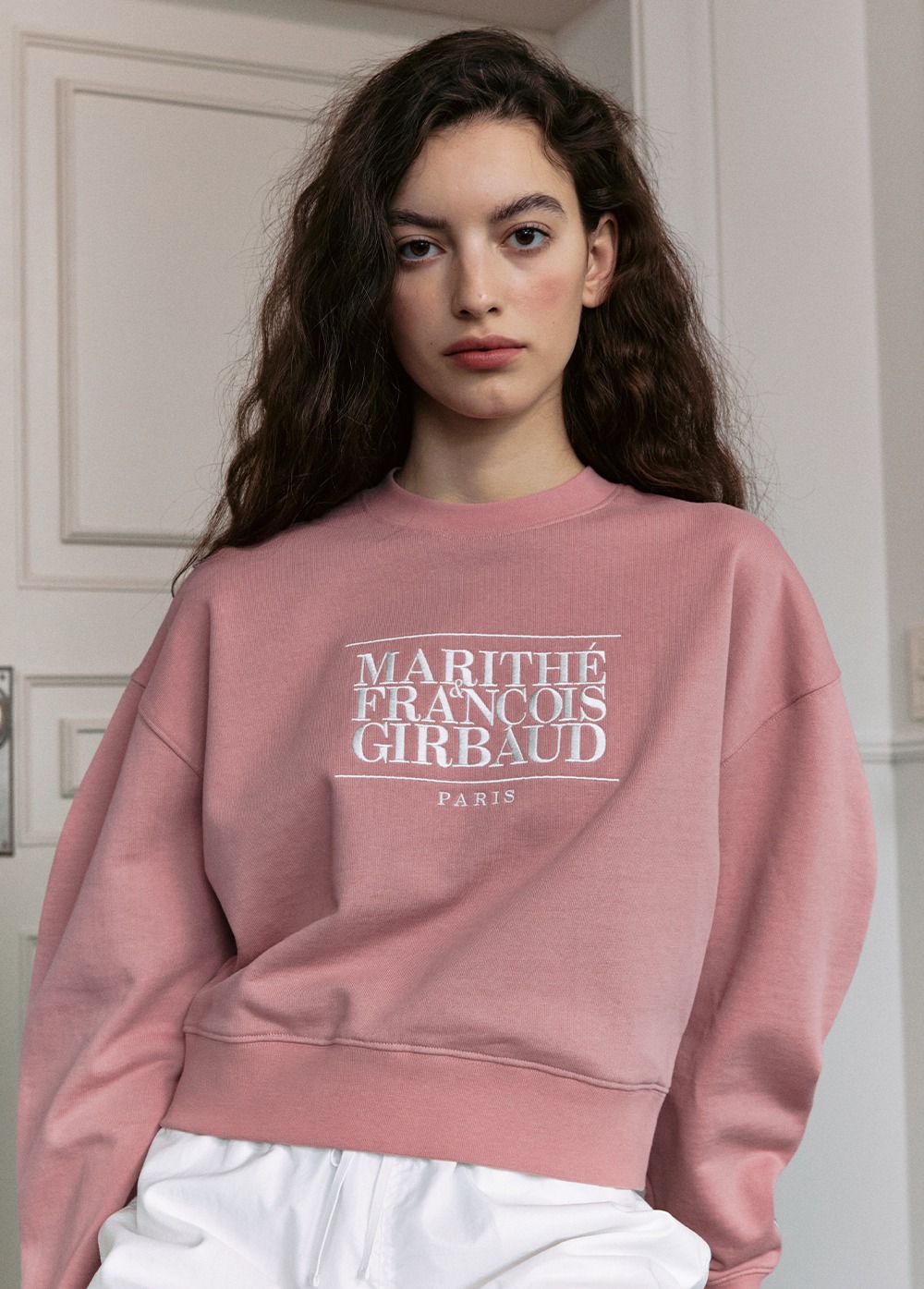 MOUVEMENT W CLASSIC LOGO CROP SWEATSHIRT pink - MARITHE FRANCOIS GIRBAUD