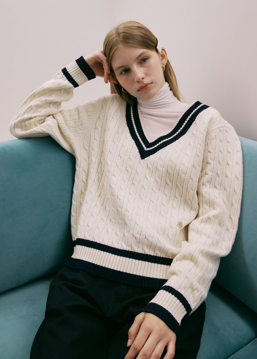 V NECK CABLE KNIT PULLOVER ivory
